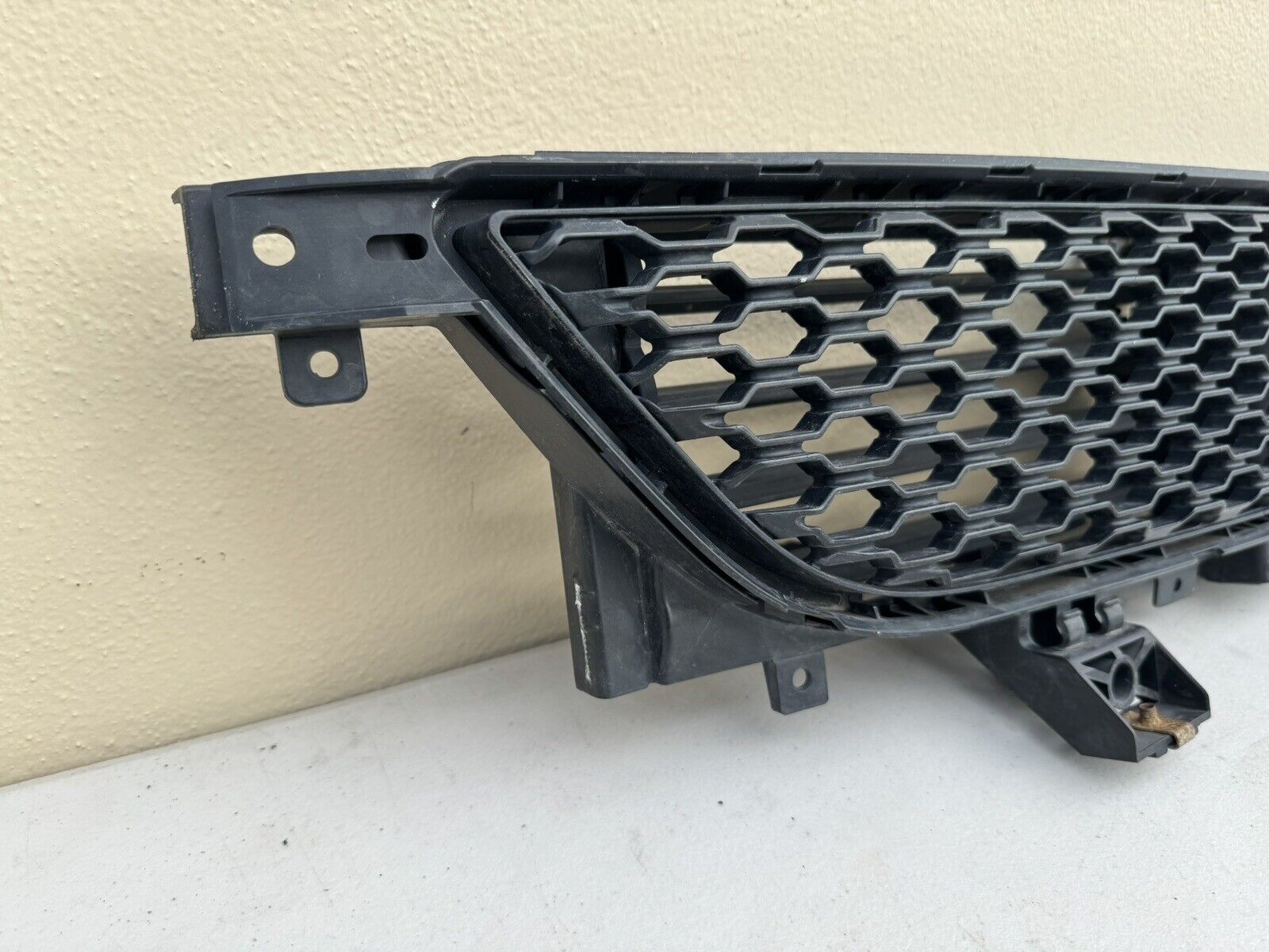 2013-2016 Dodge Dart Lower Front Bumper Active Grille Shutter Assembly OEM