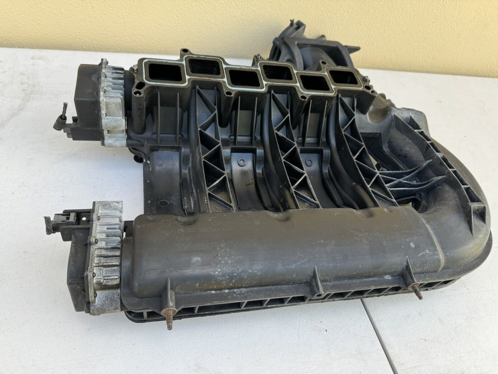 05-06 Chrysler 300 DODGE CHARGER upper intake manifold 3.5L V6 OEM