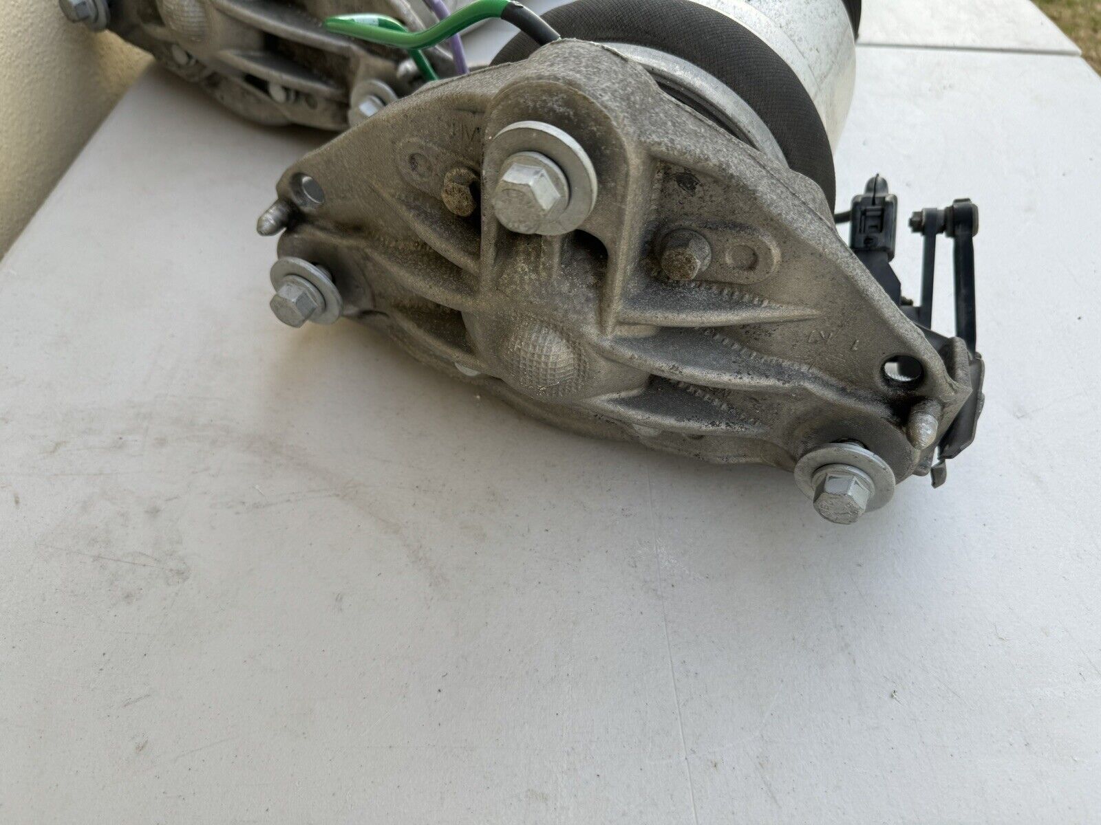 OEM Air Ride Strut Shocks | Audi Q7, VW Touareg | rightchoiceautoparts