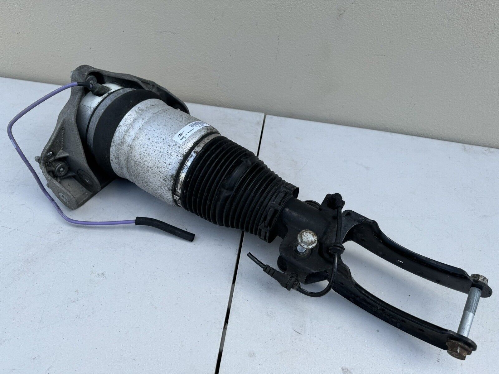 OEM Air Ride Strut Shocks | Audi Q7, VW Touareg | rightchoiceautoparts