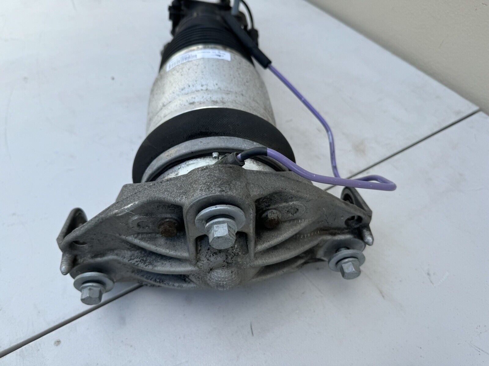 OEM Air Ride Strut Shocks | Audi Q7, VW Touareg | rightchoiceautoparts