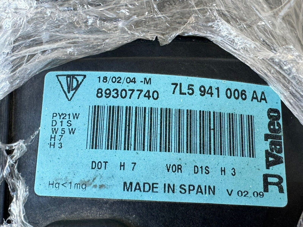 2003-2006 Porsche Cayenne OEM HID Xenon Headlight Assembly RH