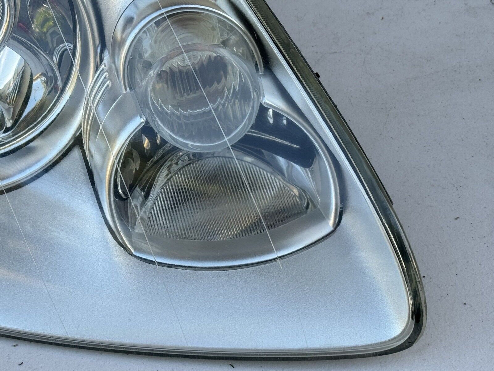 2003-2006 Porsche Cayenne OEM HID Xenon Headlight Assembly RH