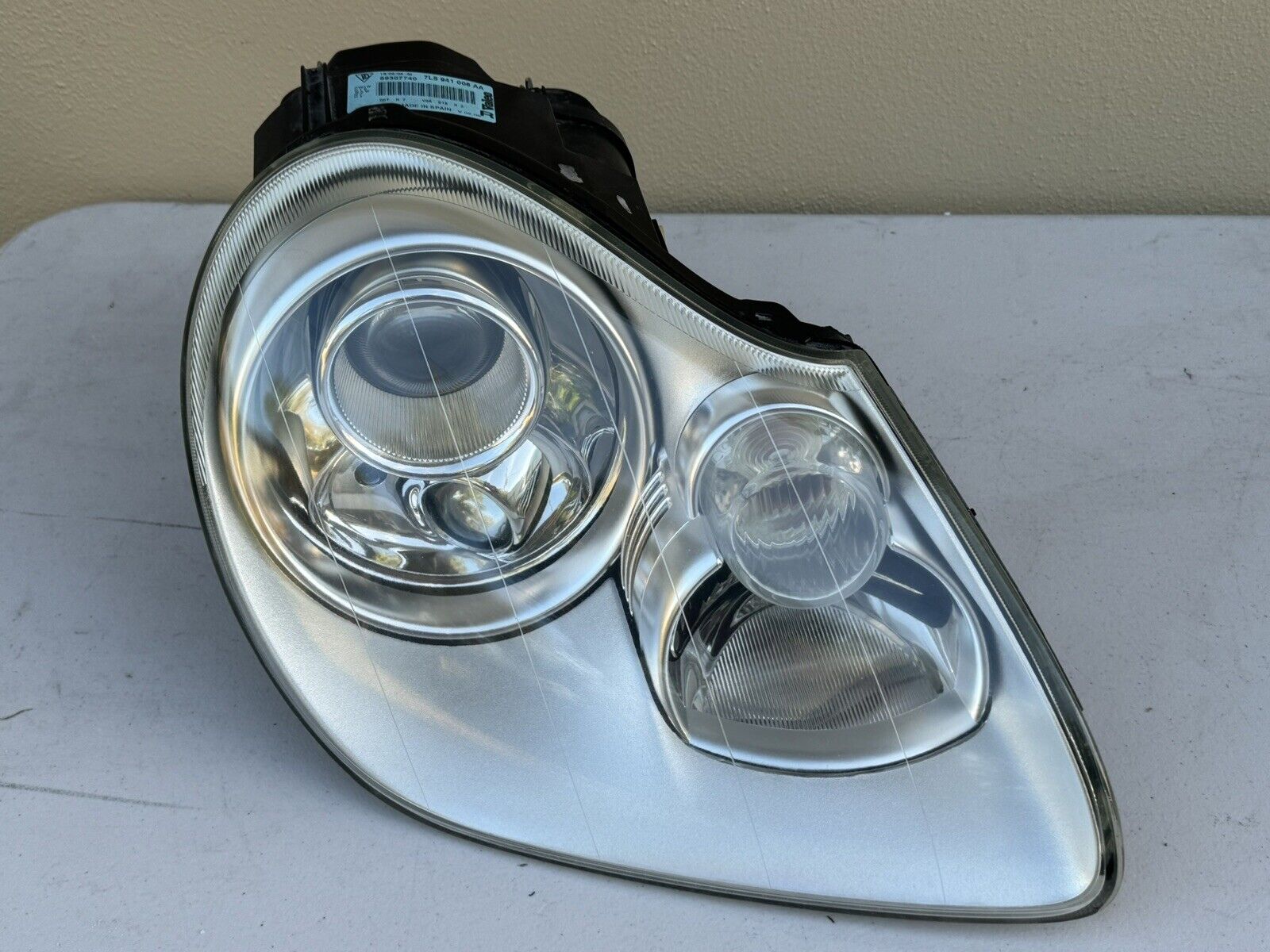 2003-2006 Porsche Cayenne OEM HID Xenon Headlight Assembly RH