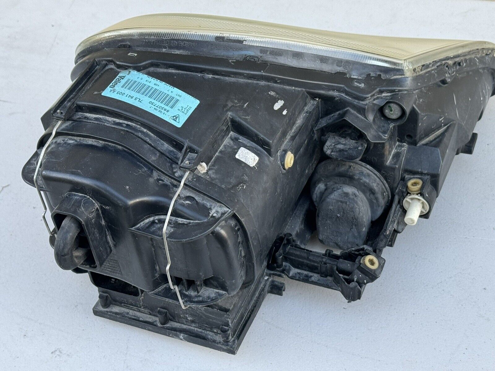 2003-2006 Porsche Cayenne OEM HID Xenon Headlight Assembly LH