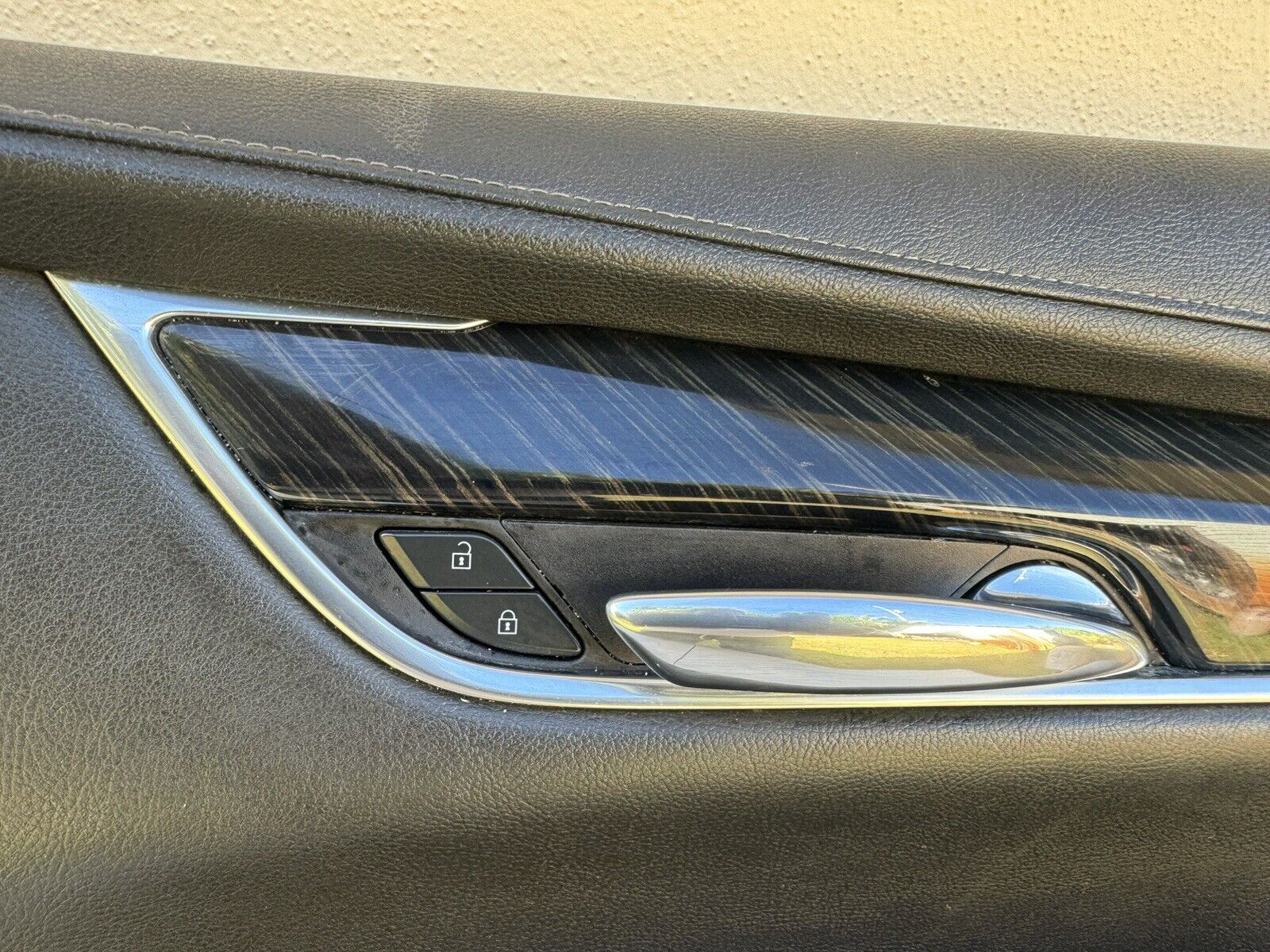 2020-2021 CADILLAC XT6 Front Door Interior Trim Panel RH Right w/Window Switch