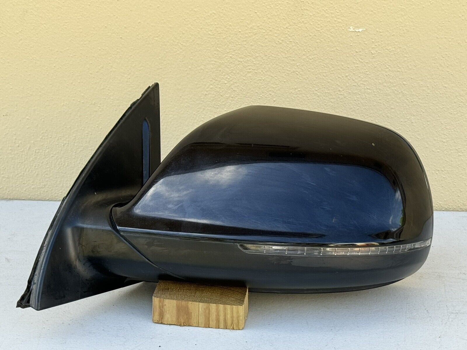 2010-2012 Audi Q7 OEM Power Side View Mirror w/Turn Signal LH