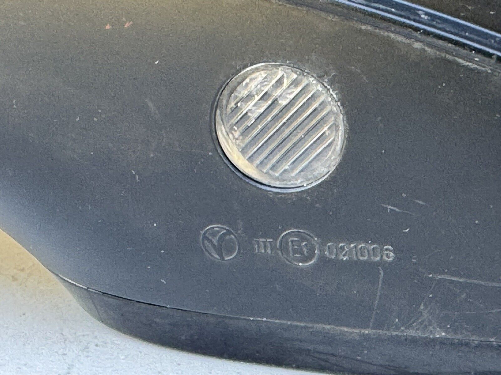 2010-2012 Audi Q7 OEM Power Side View Mirror w/Turn Signal LH