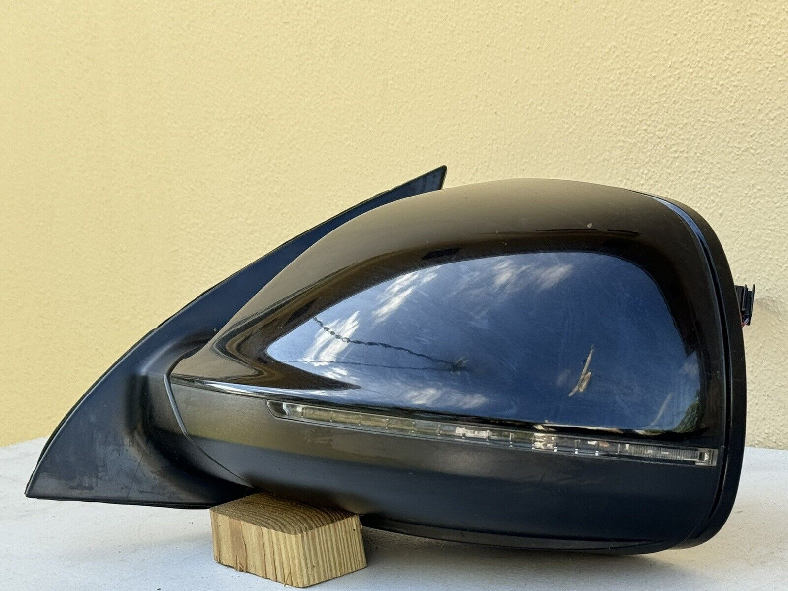 2010-2012 Audi Q7 OEM Power Side View Mirror w/Turn Signal LH