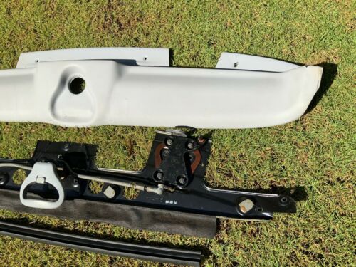 97-03 Mercedes-Benz CLK320 convertible Soft top Manual Roof Lock Latch OEM - rightchoiceautoparts