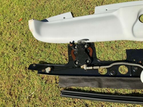 97-03 Mercedes-Benz CLK320 convertible Soft top Manual Roof Lock Latch OEM - rightchoiceautoparts