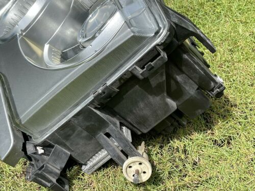 03-05 Range Rover Headlight Assembly HID Xenon OEM LH