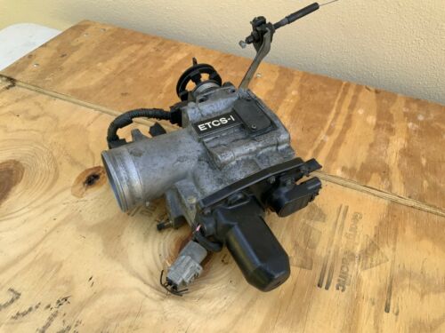 1998 1999 LEXUS GS300 Throttle Body